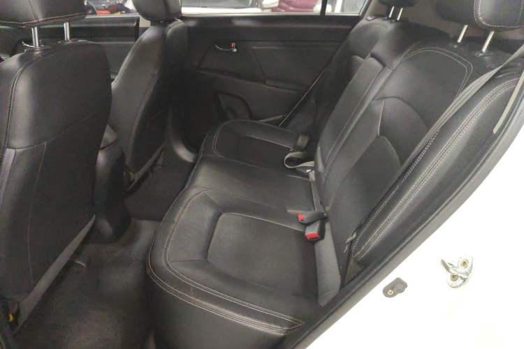 Used Kia Sportage R 2014 2.0L Automatic Two-Wheel Drive GLS Trim
