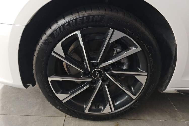 Used Audi A4L 2023 40 TFSI Luxury Dynamic Model
