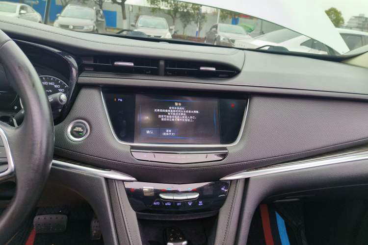 Used Cadillac XT5 2018 25T Luxury Model