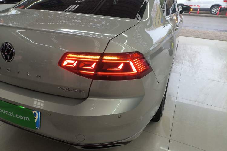 Used Volkswagen Magotan 2020 330TSI DSG Leading Model
