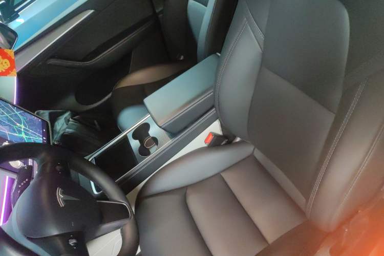 Used Tesla Model Y 2023 Rear-Wheel-Drive Version
