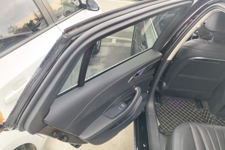 Used Hongqi H5 2023 2.0T Automatic Smart Connect Flagship Edition
