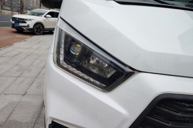 Used JMC Transit 2019 2.8T Commercial Version Short Wheelbase Mid-Roof 6-Seater China VI JX493