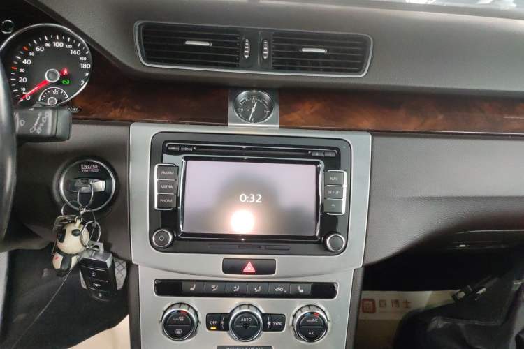 Used Volkswagen Magotan 2012 Travel Edition 2.0 TSI Comfort Version