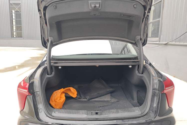 Used Hongqi H5 2023 1.5T DCT Smart Connect Flagship Edition
