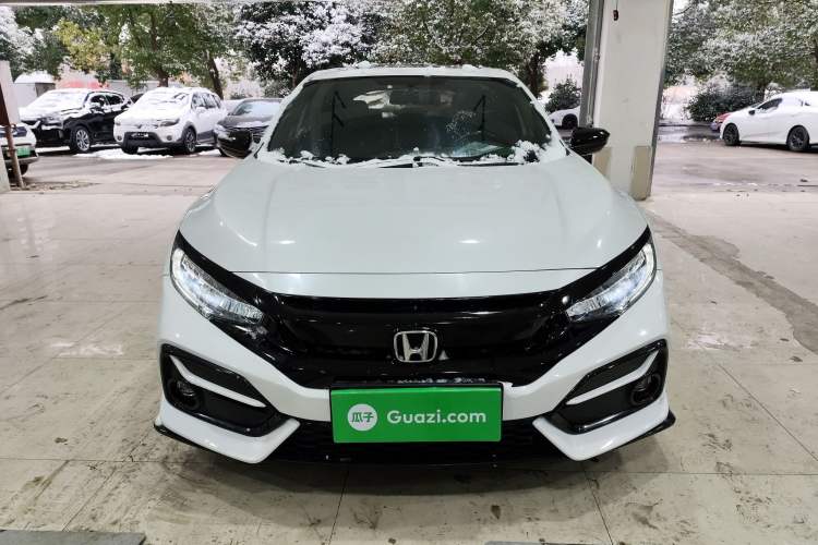 Used Honda Civic 2021 HATCHBACK 220TURBO CVT Trendy Cool Edition
