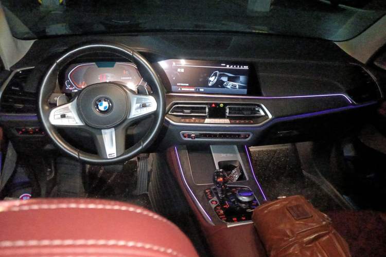 Used BMW X5 2022 Restyled xDrive 30Li Luxury Version M Sport Package
