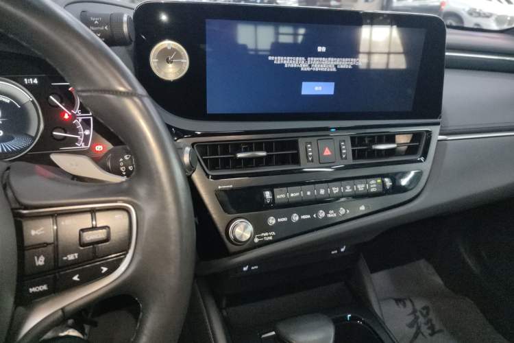 Used Lexus ES 2022 300h Excellence Edition
