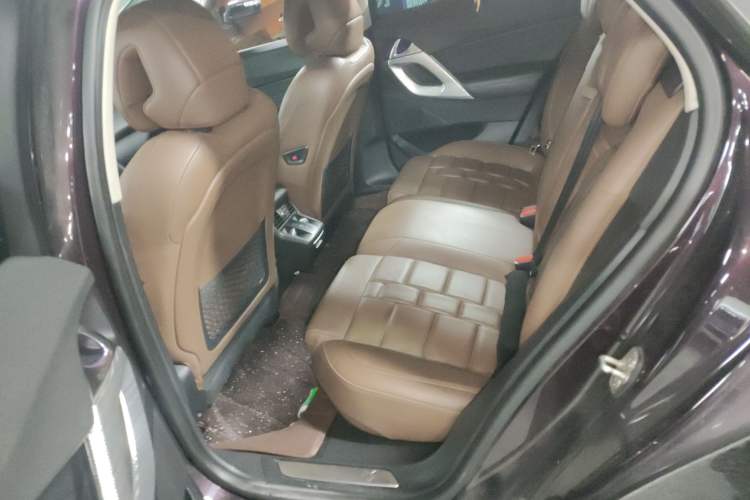 Used  5 2014 1.6T Luxury Edition THP200
