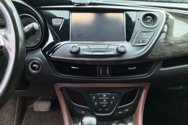 Used Buick Envision 2016 20T Two-Wheel-Drive Elite Model
