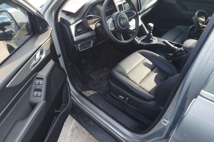 Used Great Wall Poer 2021 2.0T Commercial Version Manual Diesel Two-Wheel Drive Long-Box GW4D20M