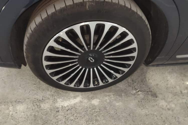 Used Hima AITO M9 2024 Range-Extended Ultra Version 52 kWh 5-Seater Model
