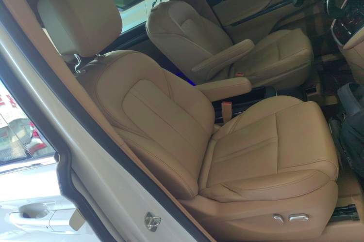 Used Buick GL8 2021 ES Land Cruiser 653T Luxury Edition