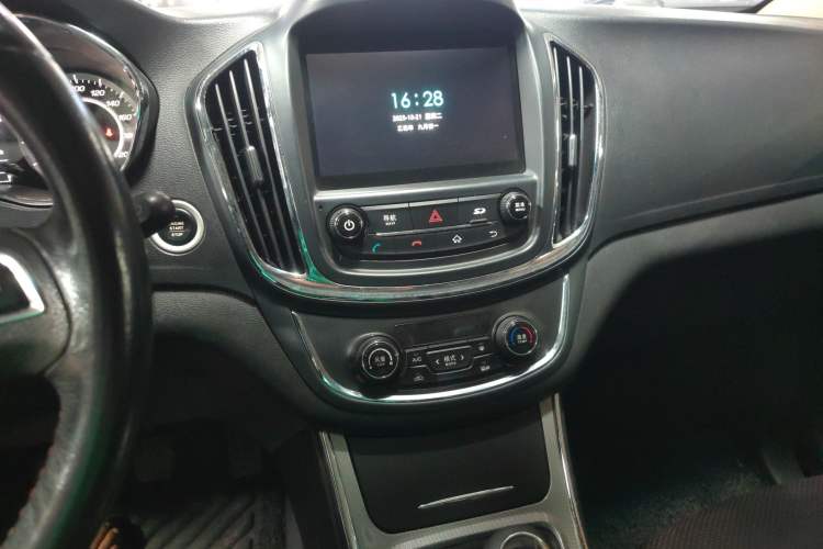 Used Baojun 560 2015 1.8L Manual Luxury Model