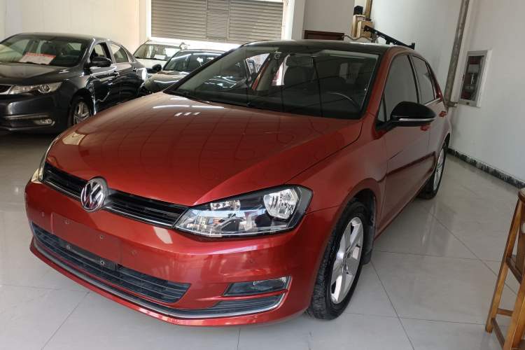 Used Volkswagen Golf 2017 1.6L Automatic Comfort Million-Vehicle Anniversary Edition
