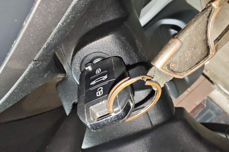 Used Peugeot 301 2016 1.6L Manual Comfort Edition