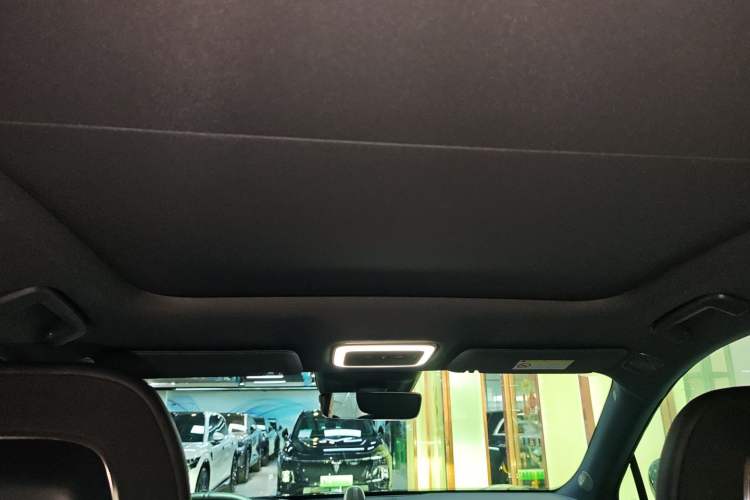 Used Zeekr 7X 2025 100 kWh Long-Range Rear-Wheel Drive with Intelligent Driving Features
