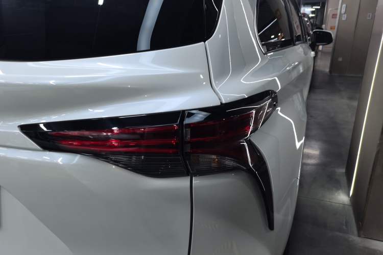 Used Toyota Sienna 2024 2.5L Hybrid Four-Wheel Drive Prestige Edition