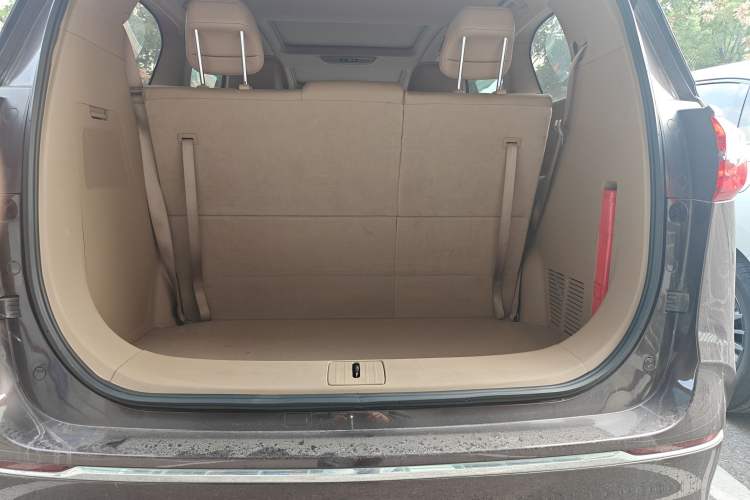 Used Buick GL8 2021 ES Landtrek 653T Luxury Model
