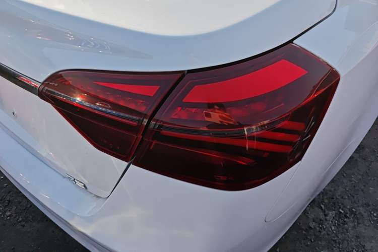 Used Geely Auto Emgrand 2019 Leading Edition 1.5L CVT Upward-Connected Model China VI Standard