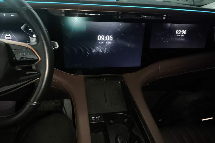 Used  Lanyue 2023 400T Four-Wheel Drive Star Prestige Edition 6 Seats
