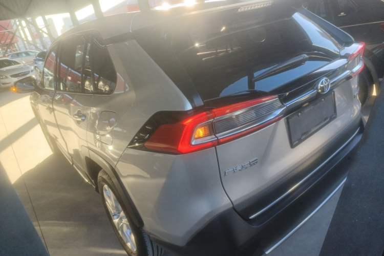 Used Toyota Wildlander 2020 2.0L CVT Two-Wheel Drive Leading Edition
