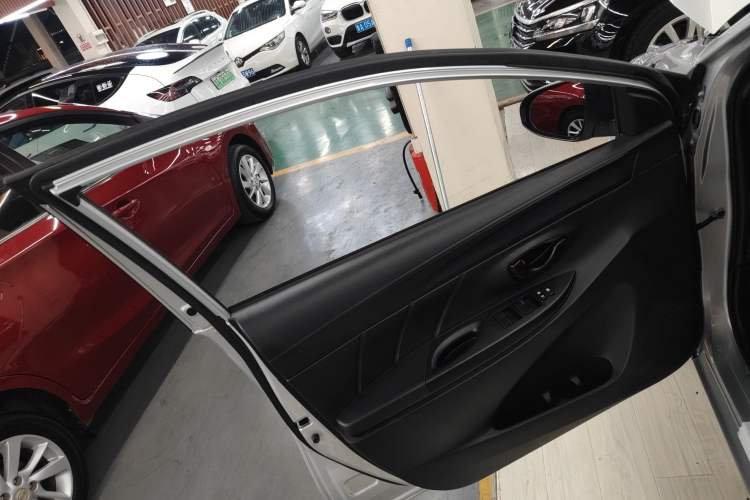 Used Toyota YARiS L 2016 Revised 1.5E CVT Charming Edition
