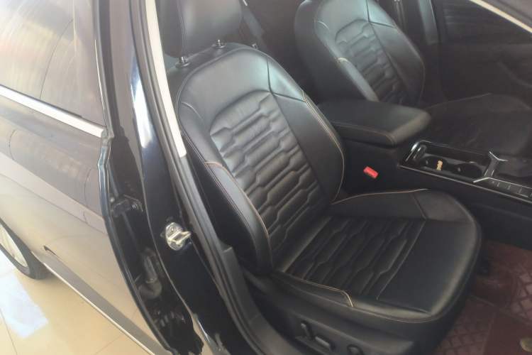 Used Volkswagen Passat 2019 330TSI Elite Edition China VI
