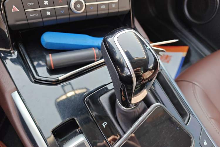 Used Wey VV7 2017 2.0T Flagship Edition
