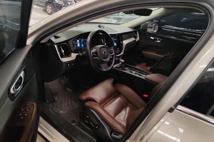 Used Volvo XC60 2020 T5 4x4 Smart Luxury Edition
