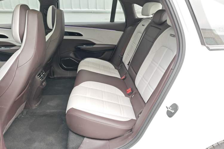 Used Hongqi EH7 2024 690 Pro
