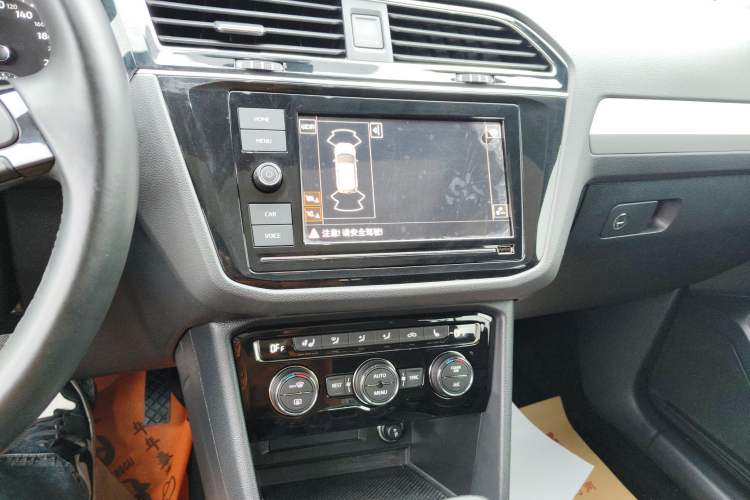 Used Volkswagen Tiguan L 2019 330TSI Automatic Two-Wheel Drive Smart Luxury Version China V Emission Standard
