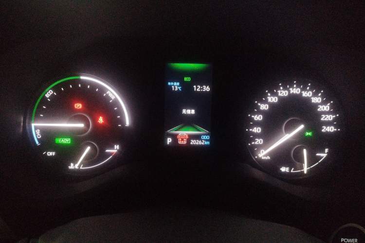 Used Toyota Sienna 2023 2.5L Hybrid Deluxe Edition
