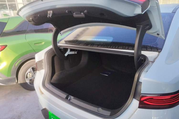 Used BYD Qin PLUS 2025 DM-i Smart Drive 120KM Superior Model
