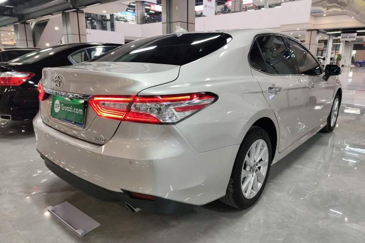 Used Toyota Camry 2021 2.0G Luxury Edition
