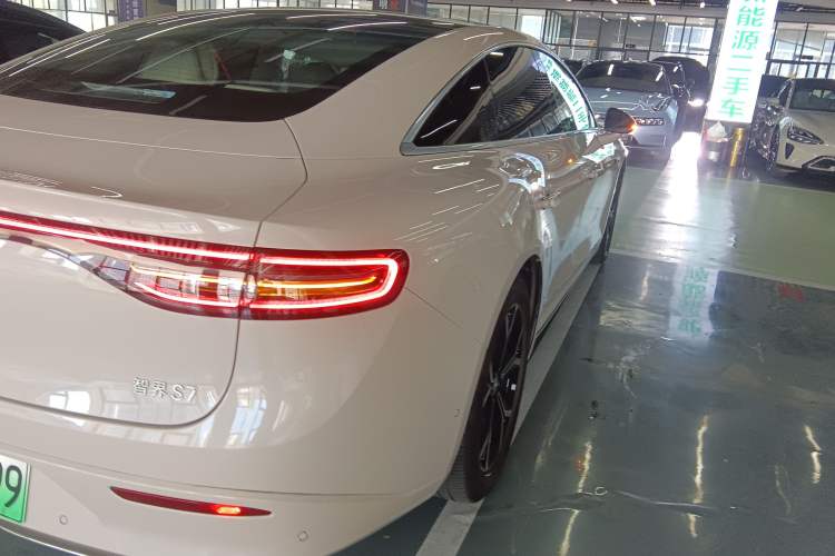 Used Hima Luxeed S7 2025 855 km Max