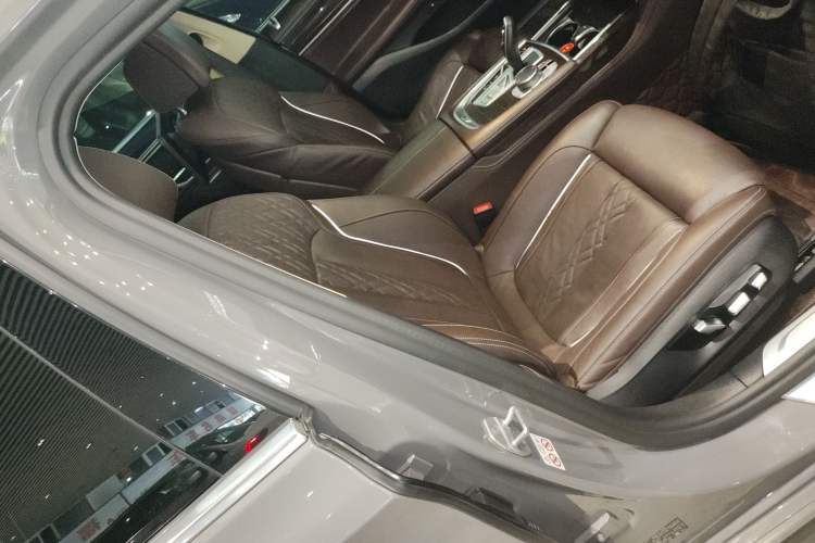 Used BMW 7 Series 2019 740Li Luxury Edition with Premium Package