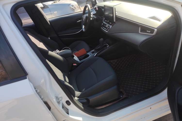 Used Toyota Corolla 2021 Dual-Motor 1.8L E-CVT Elite Edition
