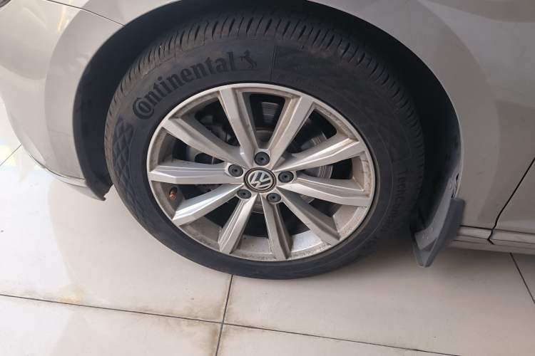 Used Volkswagen Magotan 2017 330TSI DSG Leading Model
