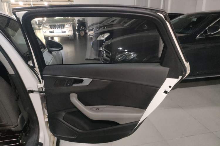 Used Audi A4L 2017 40 TFSI Style Edition
