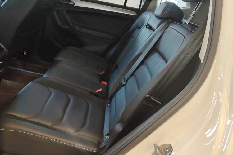 Used Volkswagen Tiguan L 2019 Revised 330TSI Automatic Two-Wheel Drive Smart & Luxury Edition China VI Standard
