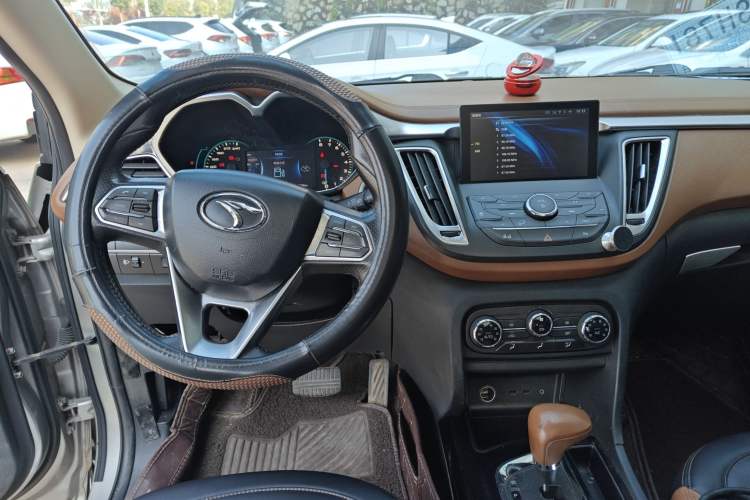 Used Soueast DX7 2015 1.5T Automatic Luxury Model
