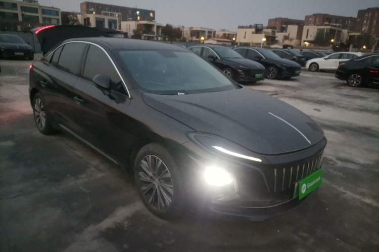 Used Hongqi E-QM5 2022 431 km Charge & Enjoy Edition
