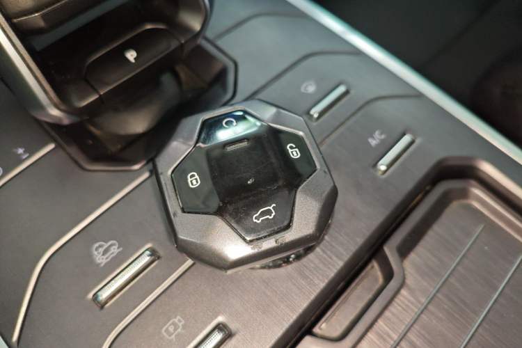 Used Jetour Traveler 2023 2.0T All-Wheel-Drive CrossPRO