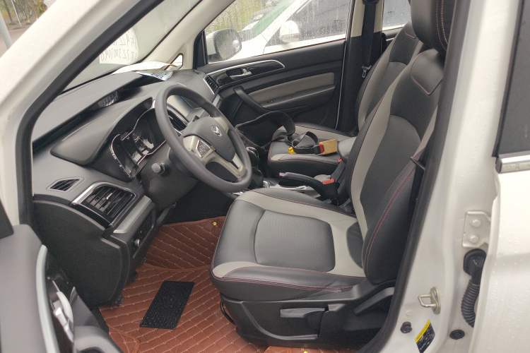 Used HYOSOW H3 2015 1.5L Manual Luxury Model
