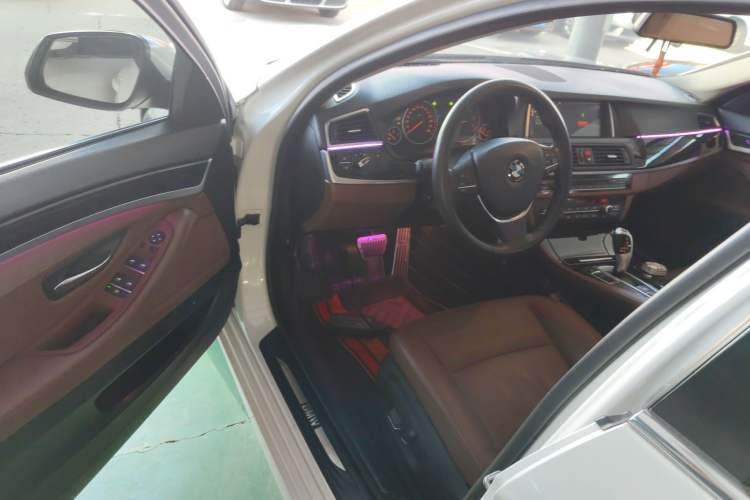 Used BMW 5 Series 2017 520Li Elegant Edition
