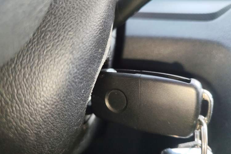 Used Volkswagen Jetta 2015 1.6L Manual Fashion Edition