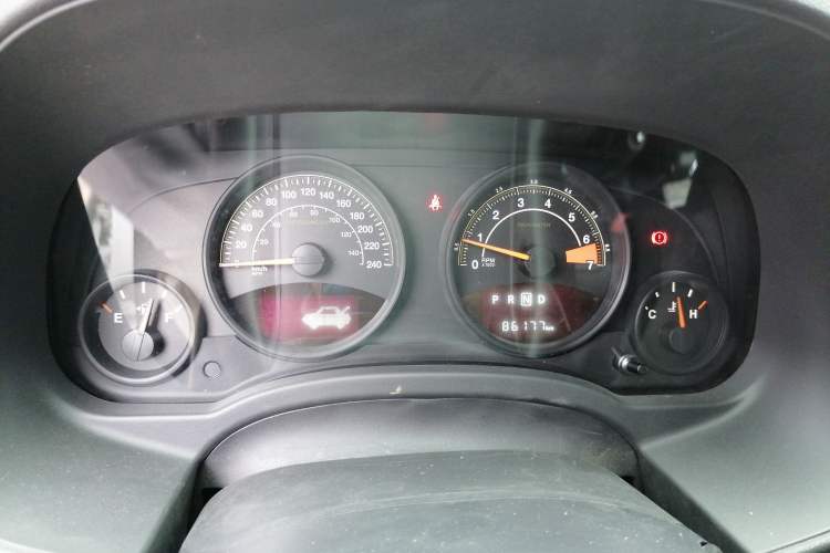 Used  Compass (Import) 2015 2.0L two-wheel drive sport version
