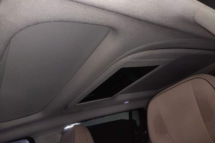 Used XPeng X9 2025 740 Ultra-Long Range Max
