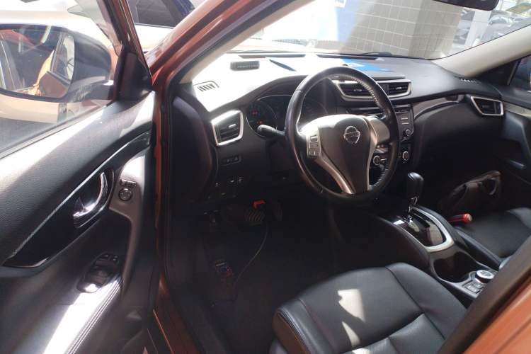 Used Nissan X-Trail 2014 2.5L CVT Luxury Edition 4WD
